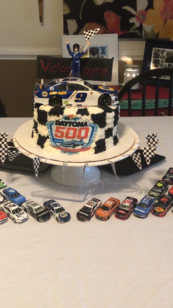 Kiss Me Cakes Bakery and Dessert Shop