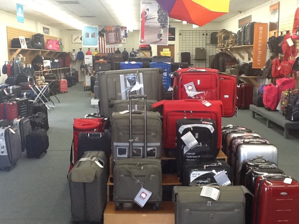 Savinar Luggage Co 19 Reviews Leather Goods 6931 Topanga Canyon