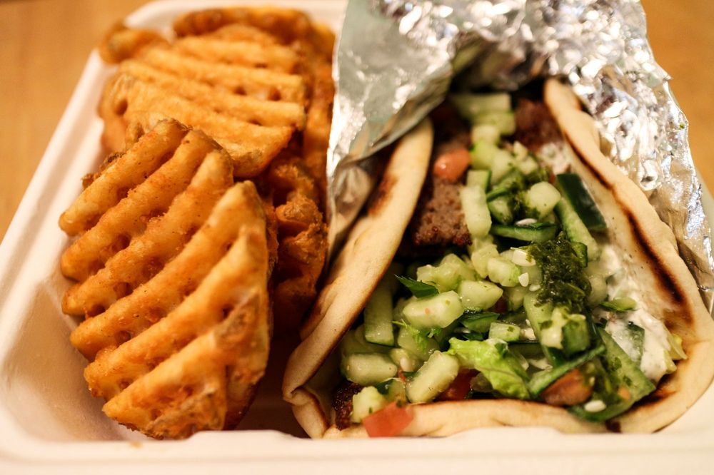 Q's Halal Mediterranean Comfort