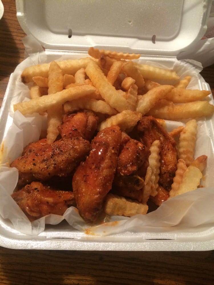 A Town Wings 10 Reviews American (Traditional) 34533463