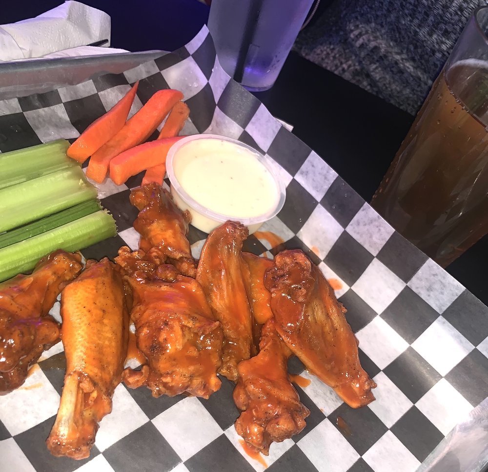 PLUS Dueling Piano Bar