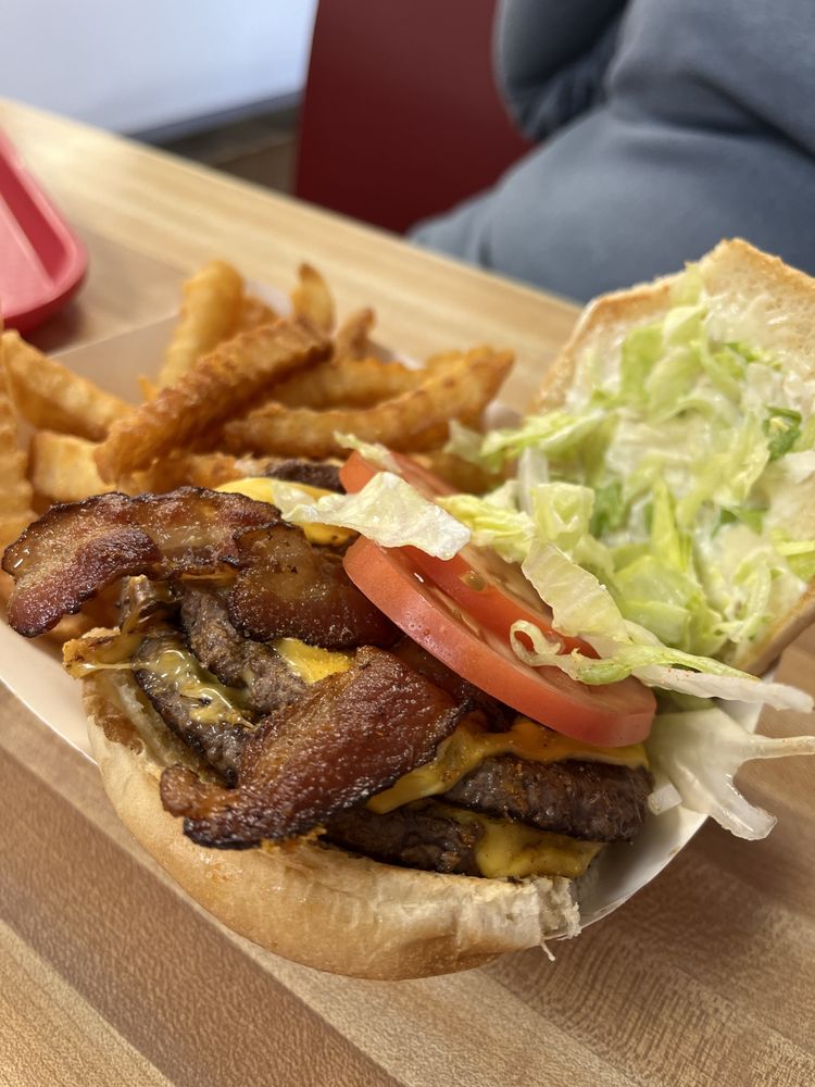 Bagner and Alexa’s Ice Cream & Cafe