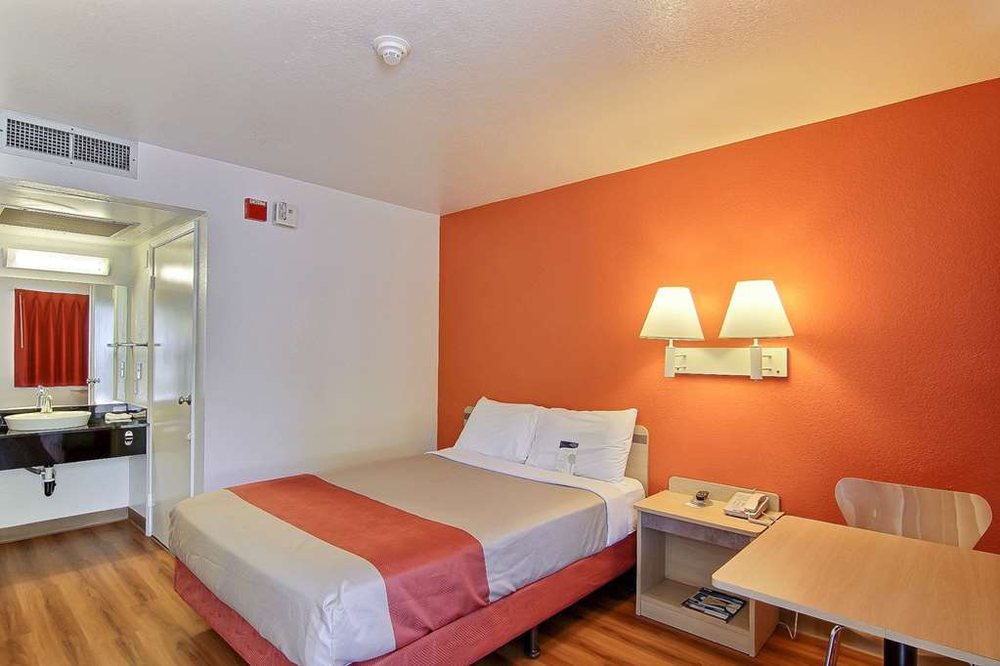 Motel 6