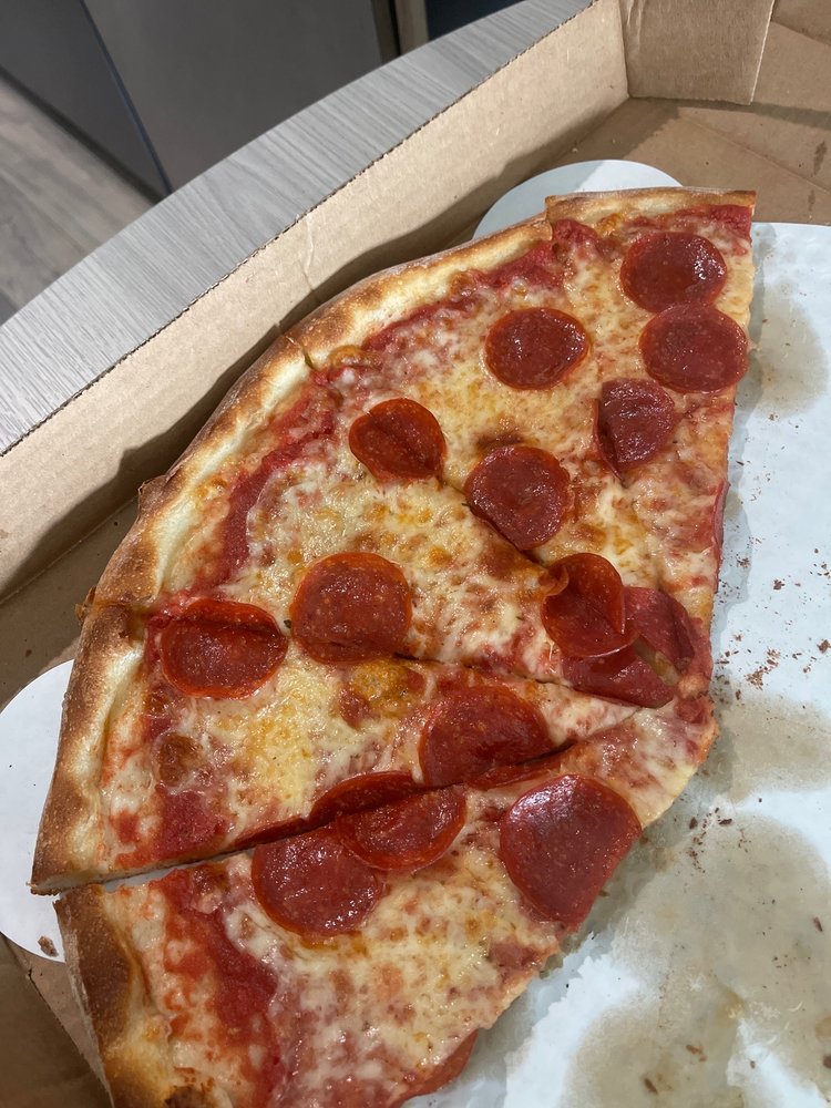 Hole In The Wall Pizza Image