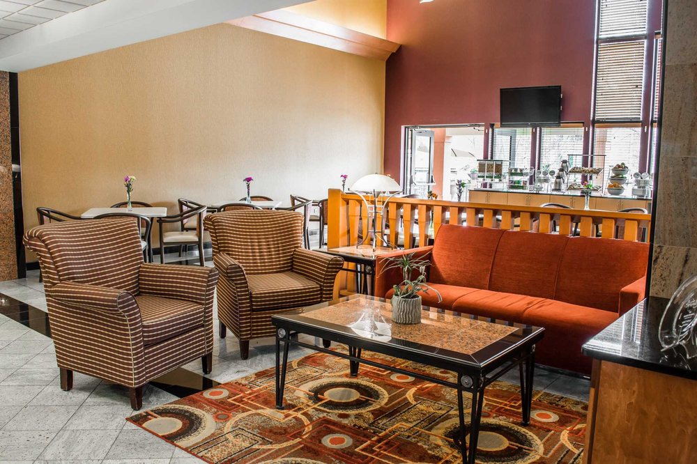 Comfort Suites