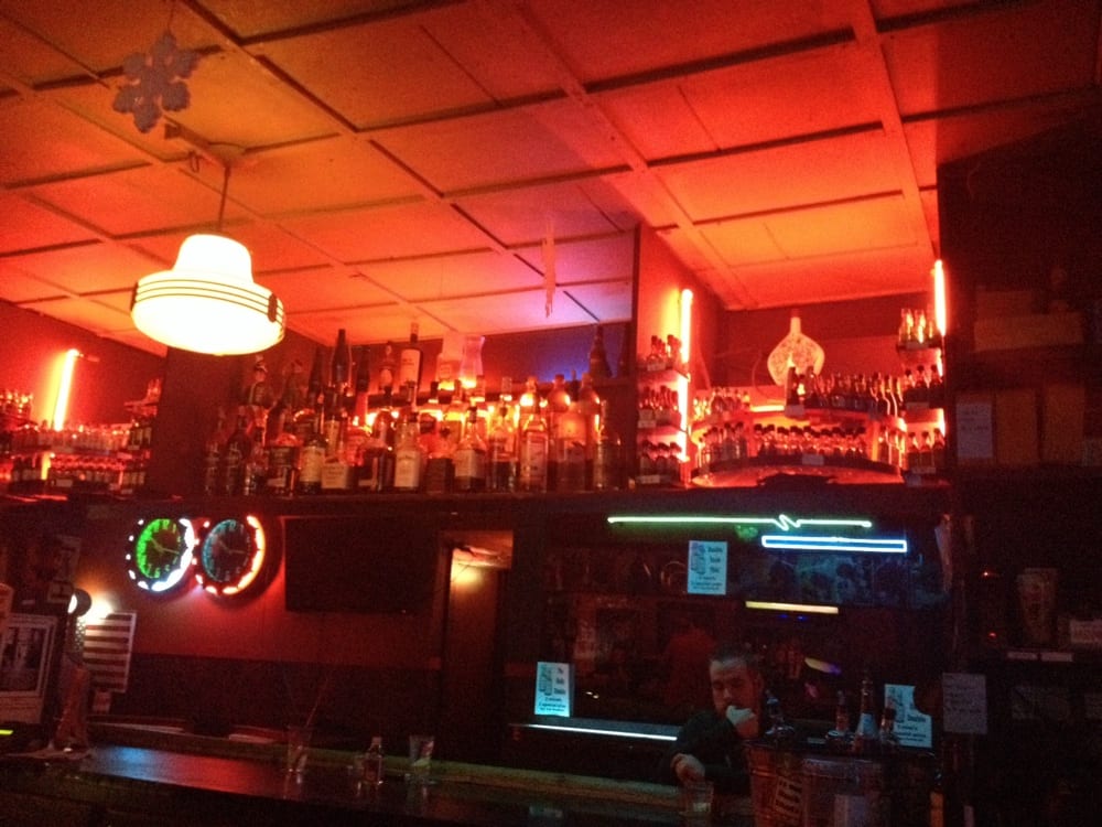 YNot II Tavern 29 Photos & 45 Reviews Dive Bars 706 E Lyon St