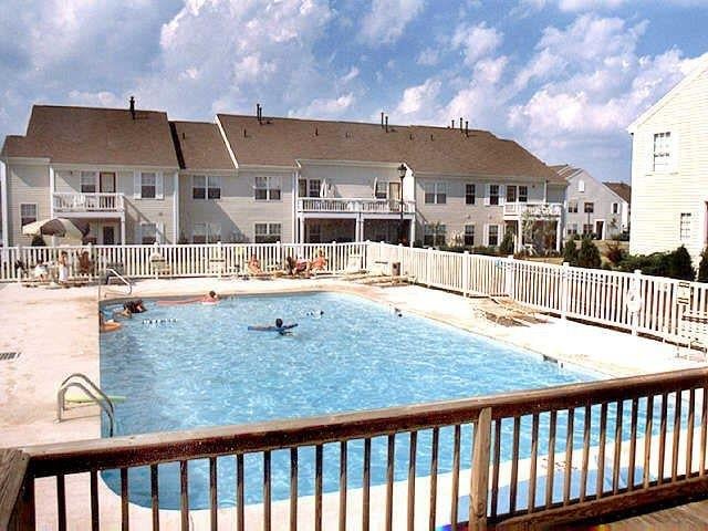 Larkin Creek At Elmridge Apartment Homes