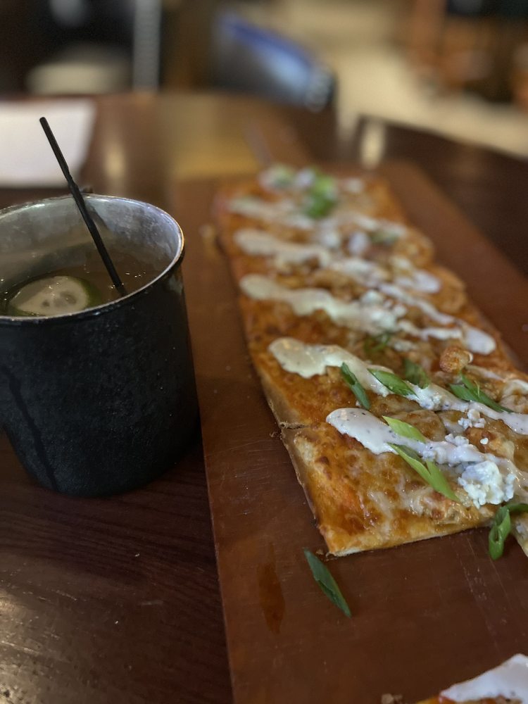 Bar Louie - North Shore
