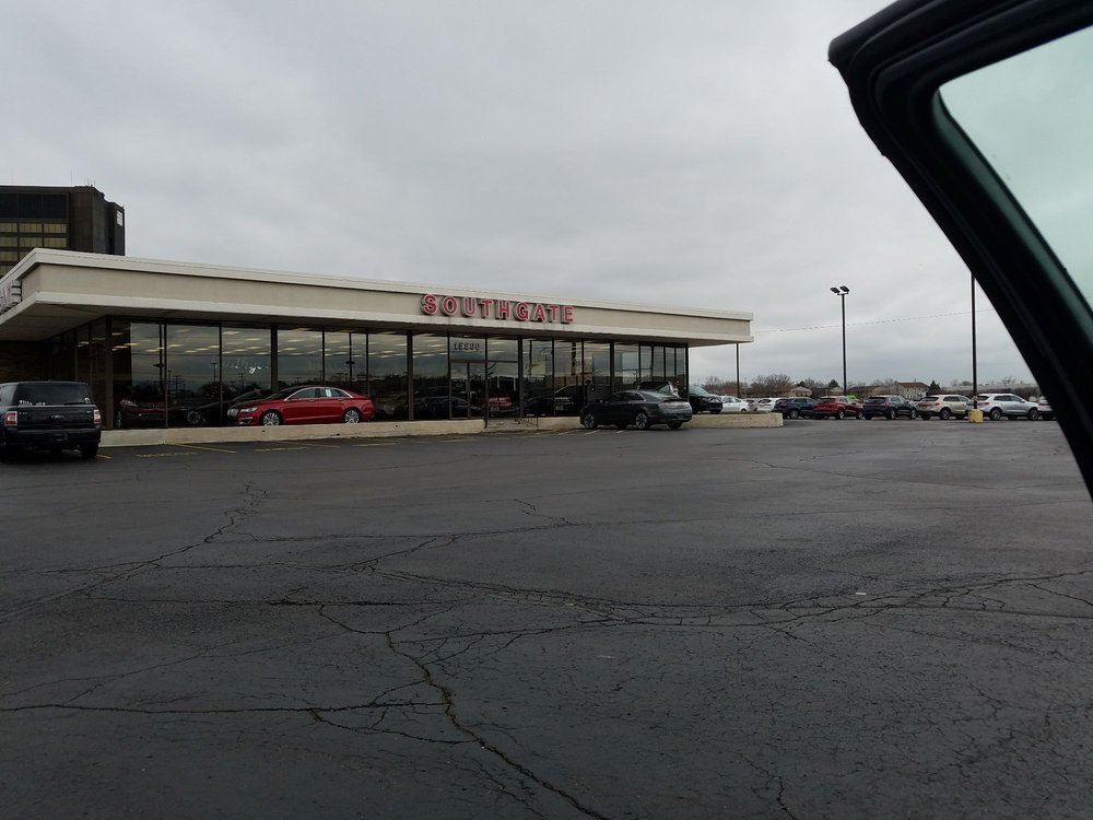 Southgate Lincoln Car Dealers 16800 Fort St, Downriver, Southgate