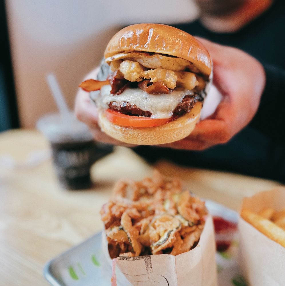 CaliKid Burgers N Shakes