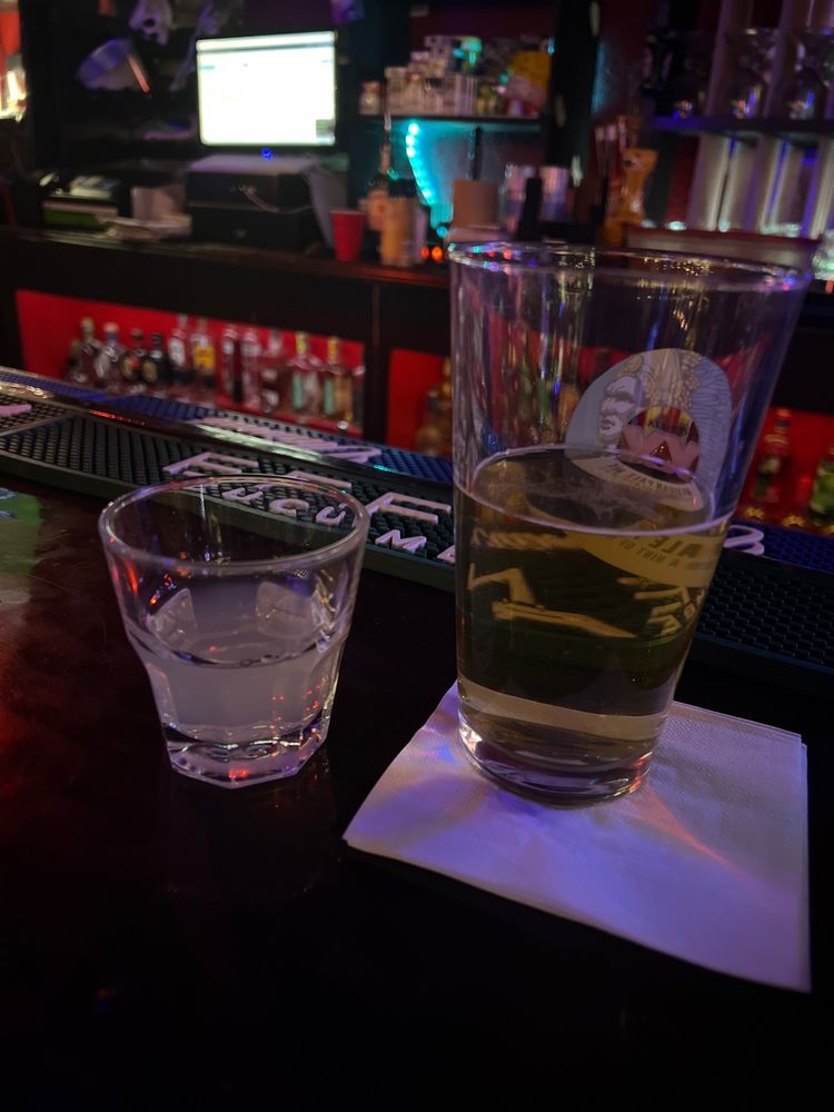 Bar 915