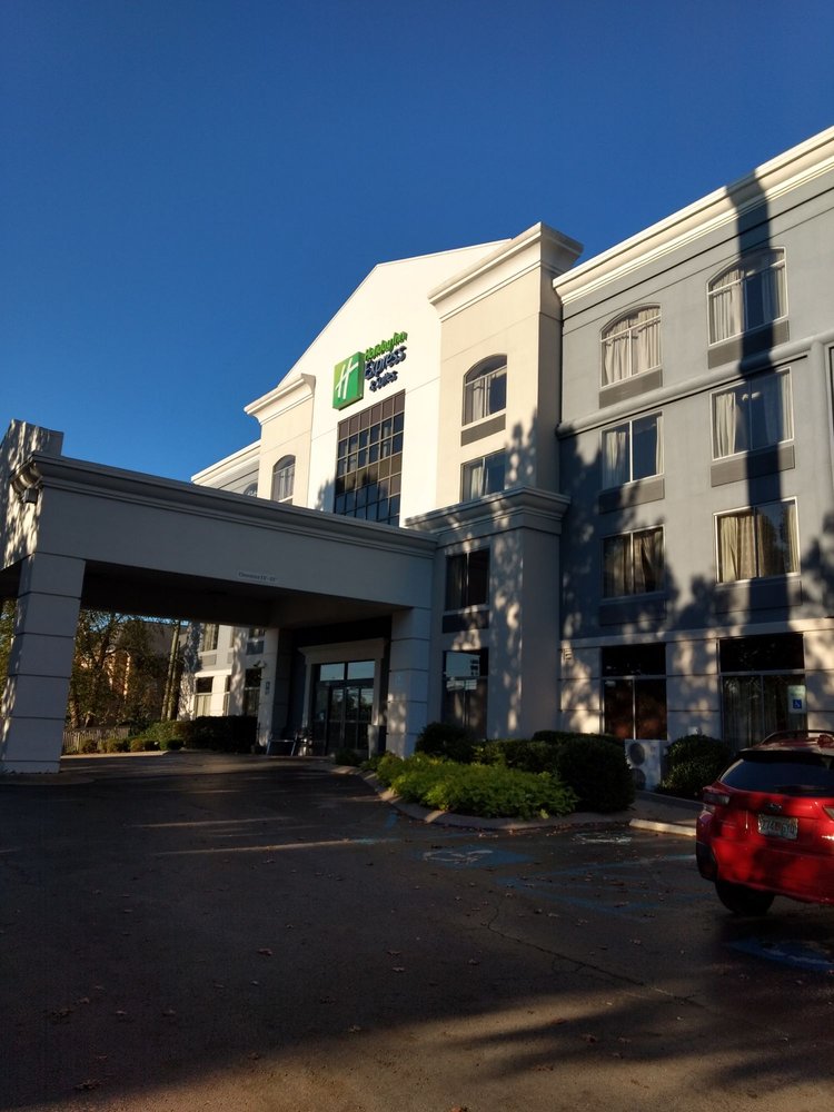 Holiday Inn Express Murfreesboro Central