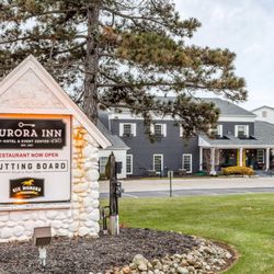 Hotels In Chagrin Falls Yelp Aurora Inn Hotel Event Center Ascend Collection Member