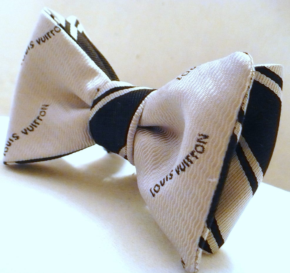 Louis Vuitton Print Bow Tie at https://www.bagssaleusa.com/product/louis-vuitton-n40466-felicie-pochette/ - Yelp