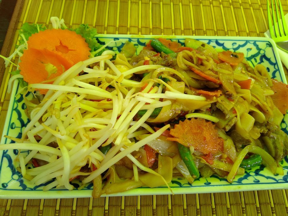 Thum’s Kitchen Thai Cuisine 