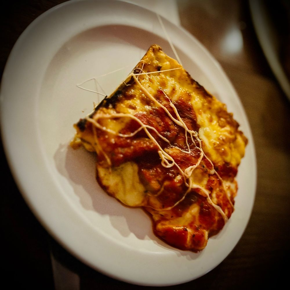 Loui's Pizza
