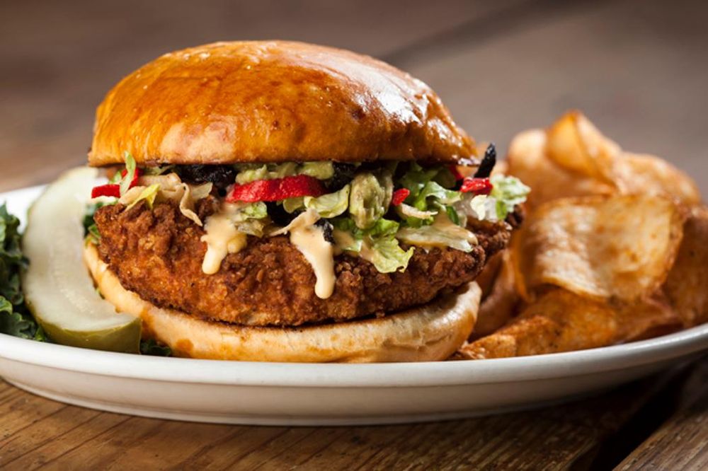 Pluckers Wing Bar - Grapevine