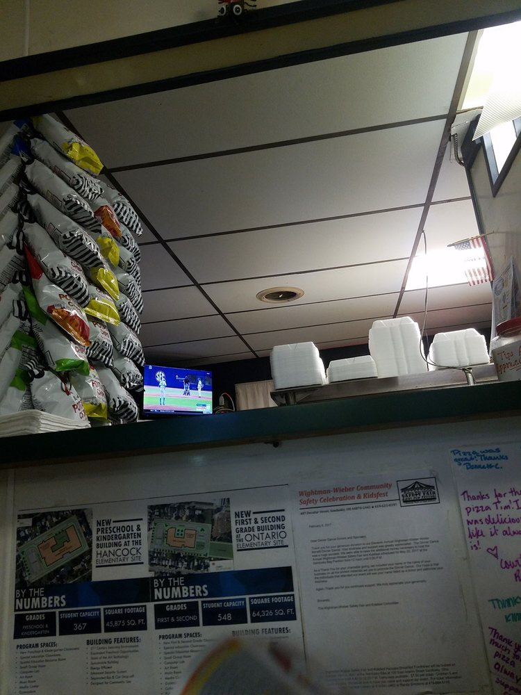 Pizza House East Reviews Sandusky, OH One Bite