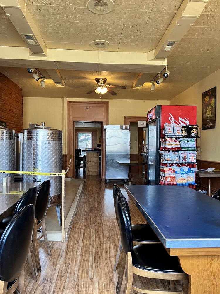 Seve-N-Dots Publik Pizza Place