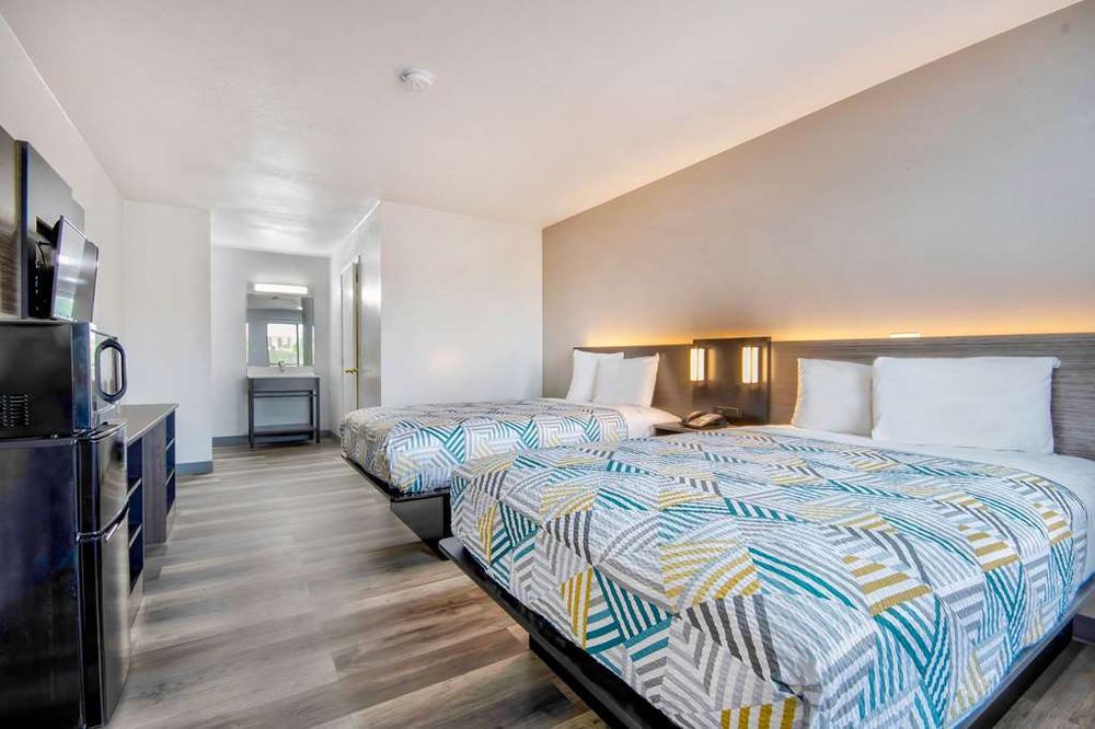Rodeway Inn & Suites