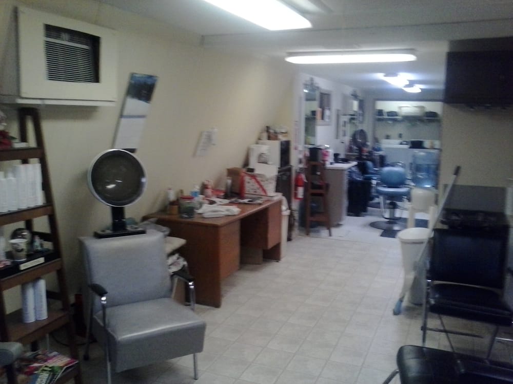 Cut N Curl Hair Salons 2107 Grand Central Ave, Horseheads, NY