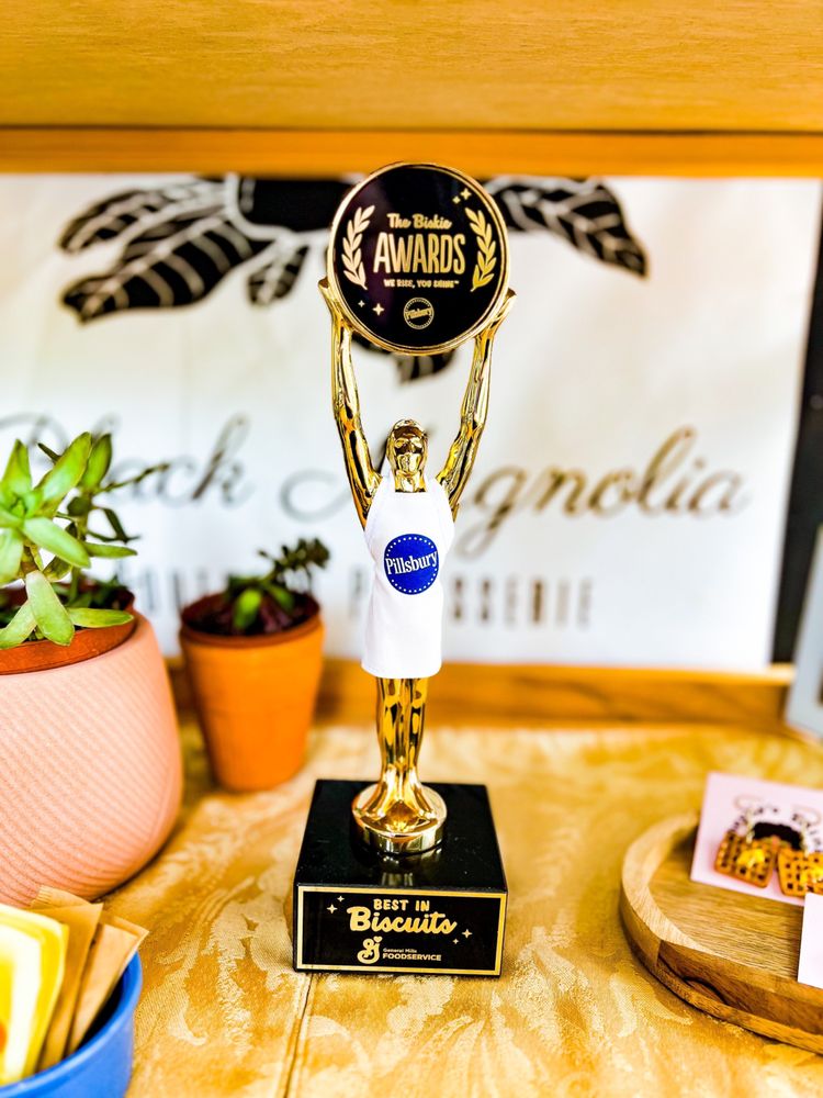 Black Magnolia Southern Patisserie