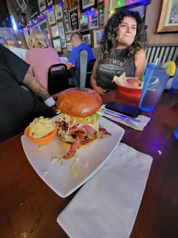 Palace Saloon & Restaurant