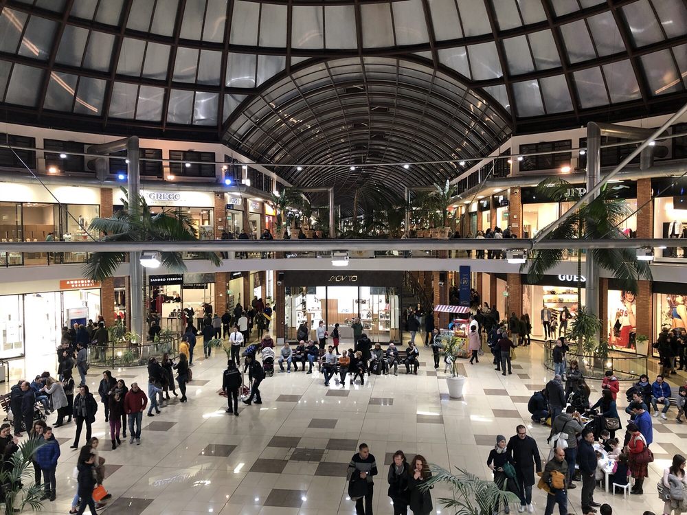 Centro Commerciale I Portali Shopping Centers Viale Cristoforo Colombo, San Giovanni La