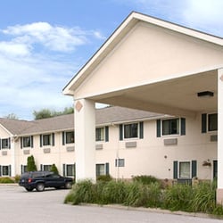 Super 8 By Wyndham Three Rivers Hotels 689 Way Photo Of Super 8 By Wyndham Three Rivers Mi United States
