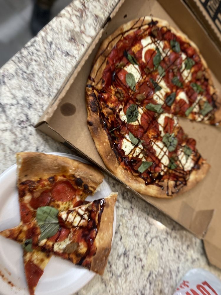 South Flo Pizza In H-E-B