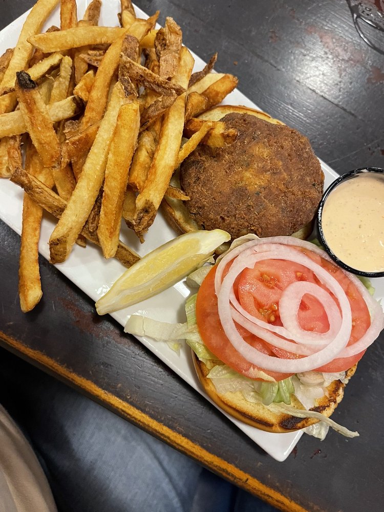 Shipwrecks Taphouse & Grill