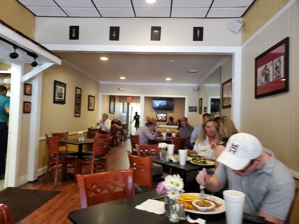 Four Seasons Market & Eatery