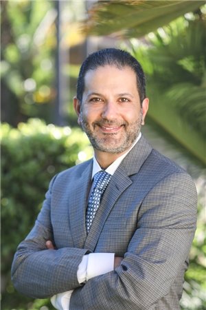 Dr. Farshid Fahid-Beverly Hills Endodontist