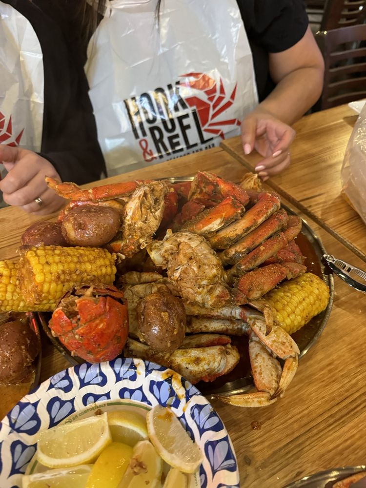 Hook & Reel Cajun Seafood & Bar