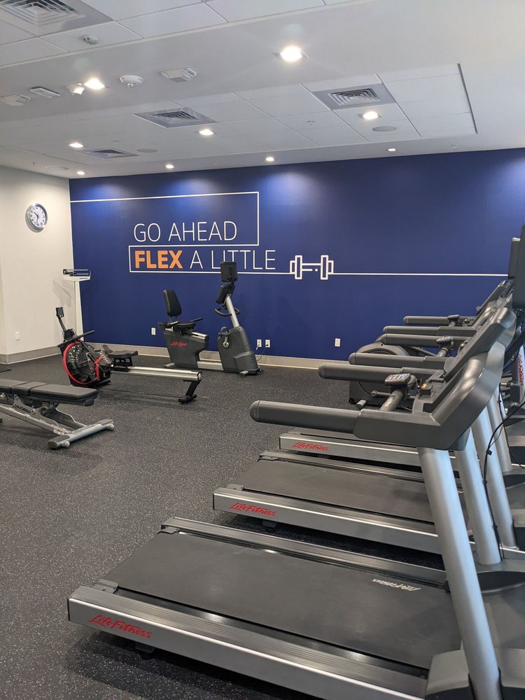 Holiday Inn Express & Suites Valencia - Santa Clarita