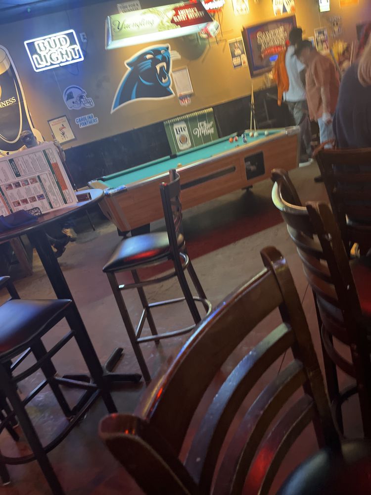 Lucky's Burger-N-Tap