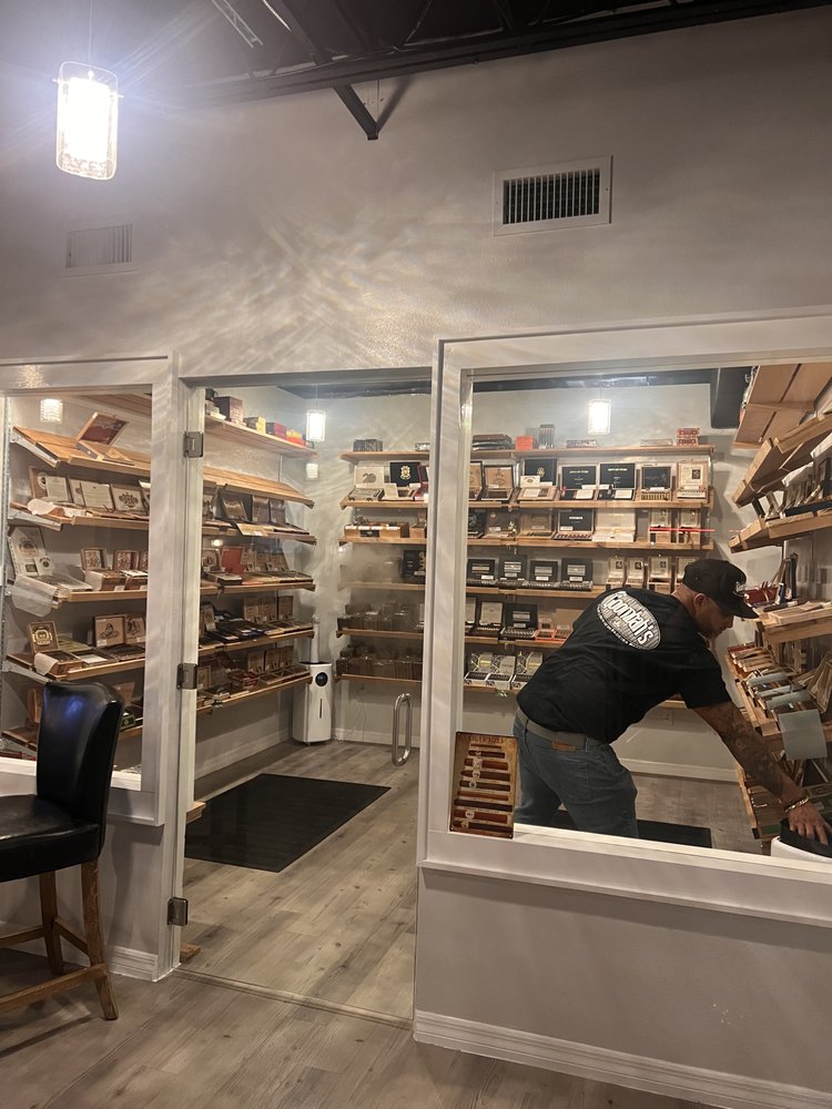 Goombah’s Cigar Lounge