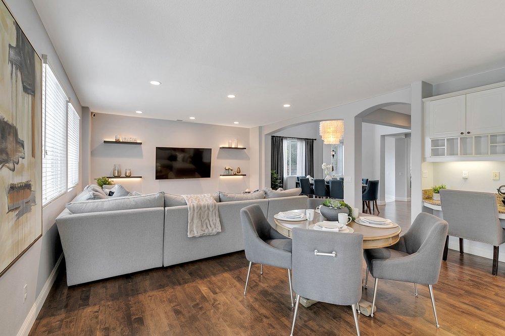 image of business Stunningly Staged Homes
