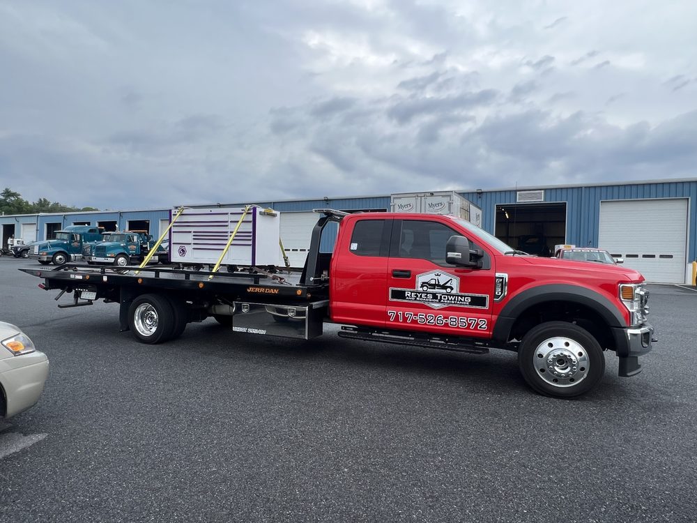 Reyes Towing and Roadside Assistance