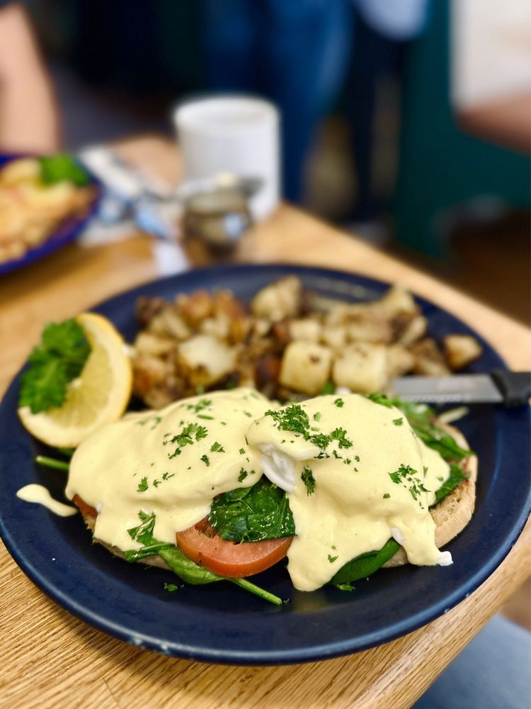 Walnut Avenue Café