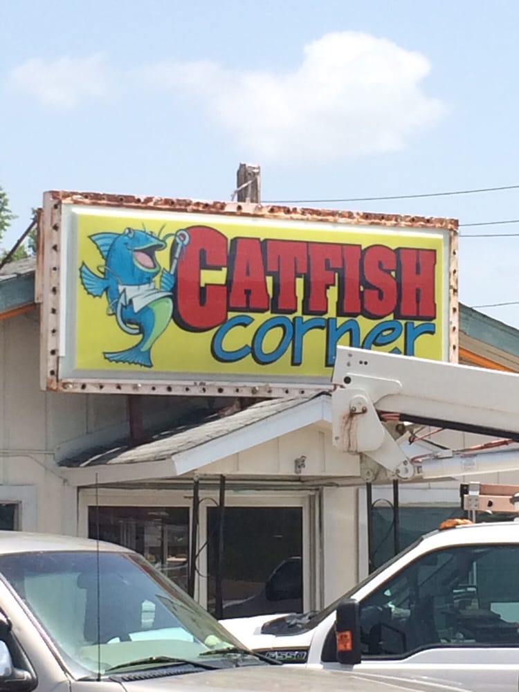 Catfish Corner - Restaurants - 117 Sunset Lp, Grenada, MS - Restaurant