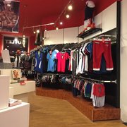 bruno s outlet 閉店中 10枚の写真 アダルト schönhauser allee