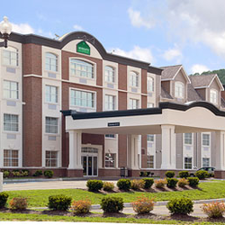 Wingate By Wyndham Ellicottville Hotels 11 Mill Street Photo Of Wingate By Wyndham Ellicottville Ny United States