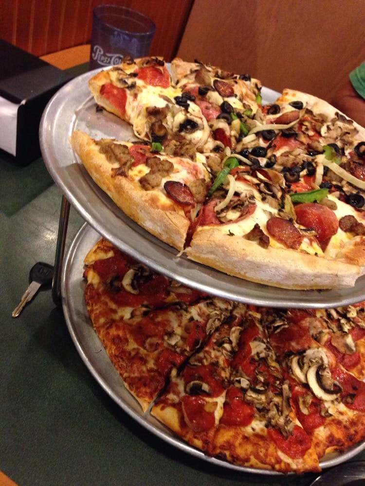 Deep Dish King A Yelp Photo Of Round Table Kihei Hi United States Deep Dish King