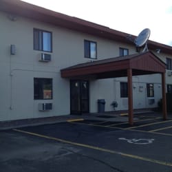 Super 8 By Wyndham Buffalo Hotels 303 10th Ave S Mn Photo Of Super 8 By Wyndham Buffalo Mn United States