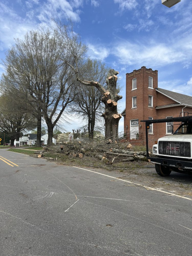 J.E.'s Excavation, Clearing and Tree Work
