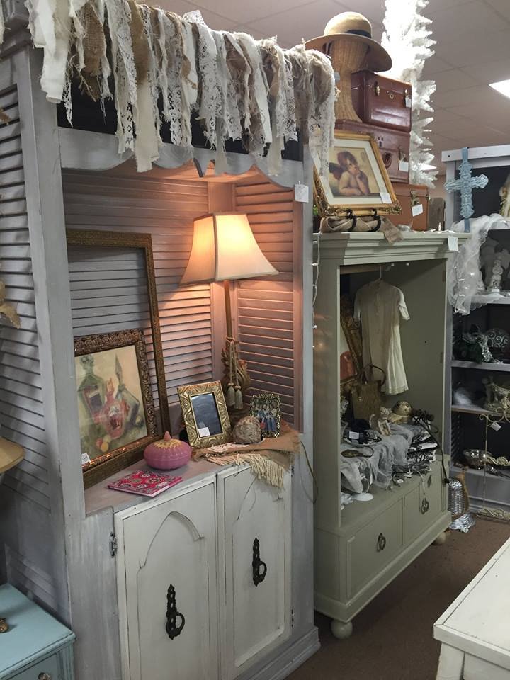 Owls Nest Antique Mall & Flea Market 13 Photos Antiques 3411 SW