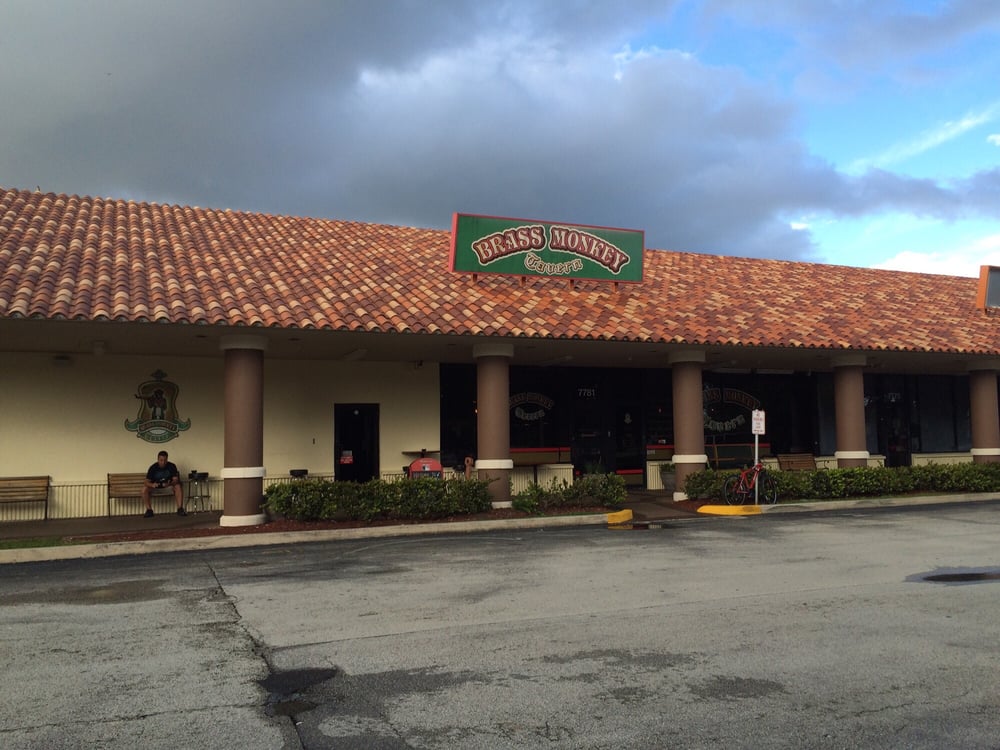 Brass Monkey Tavern 29 Photos & 29 Reviews Sports Bars 7781 Lake