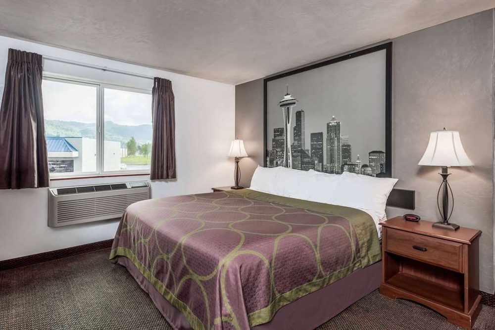 Super 8 by Wyndham Kelso Longview Area