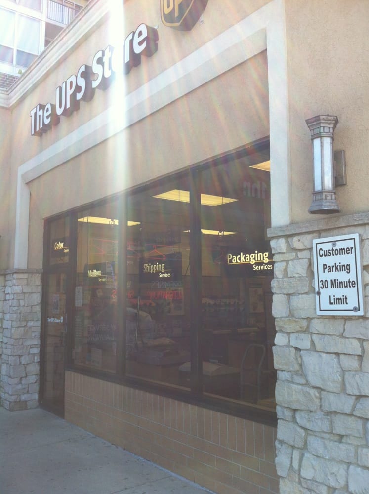 The UPS Store Shipping Centers 333 W North Ave, Old Town, Chicago